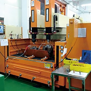 模具部-EDM加工區